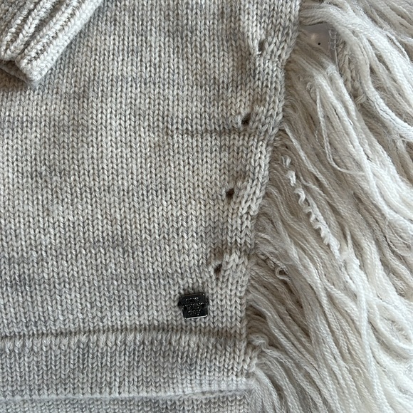 One Grey Day | Wool Sweater - Picture 3 of 4